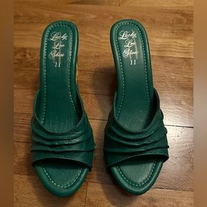 Lucky Lou Tiki Platform Heels size 11